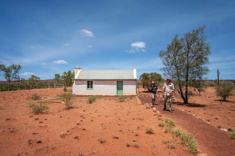 Private Cultural And Historical Painted Desert Tour In Hermannsburg - Coogee Beach Accommodation 1