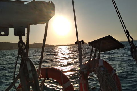 Townsville Private Hire Sunset Sail Sailing Cruise Boat Tour Charter Experience - Coogee Beach Accommodation 4