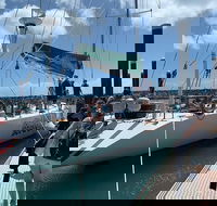 2-Night Whitsundays Sailing Cruise incl. Whitehaven Beach  Great Barrier Reef - Coogee Beach Accommodation