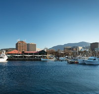 Hobart City Sightseeing Tour including MONA Admission - Coogee Beach Accommodation