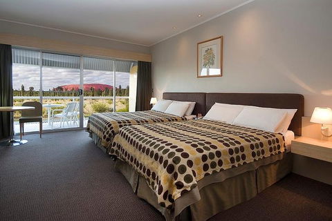 3-Day Uluru-Kata Tjuta And Kings Canyon 4WD Small-Group Eco-Tour From Alice Springs - Coogee Beach Accommodation 0