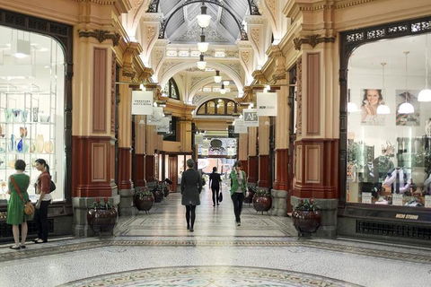 Small-Group Melbourne Sightseeing Tour - Coogee Beach Accommodation 2