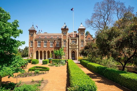 Perth Scavenger Hunt: Perched On A Swan - Coogee Beach Accommodation 0