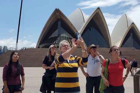 Sidney Sights And Sounds Walking Tour - Coogee Beach Accommodation 4